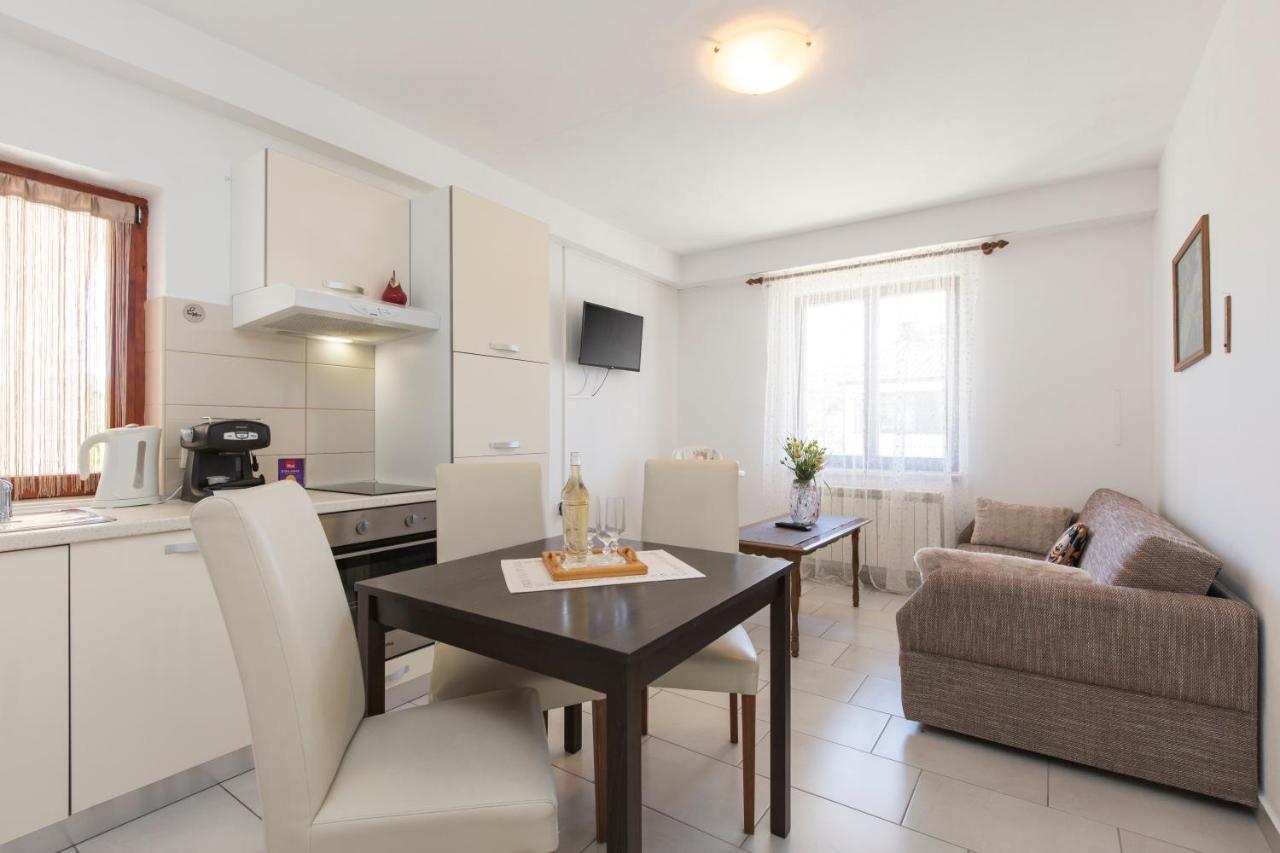 Apartmani Xenia & Desiderio บูเซต ภายนอก รูปภาพ