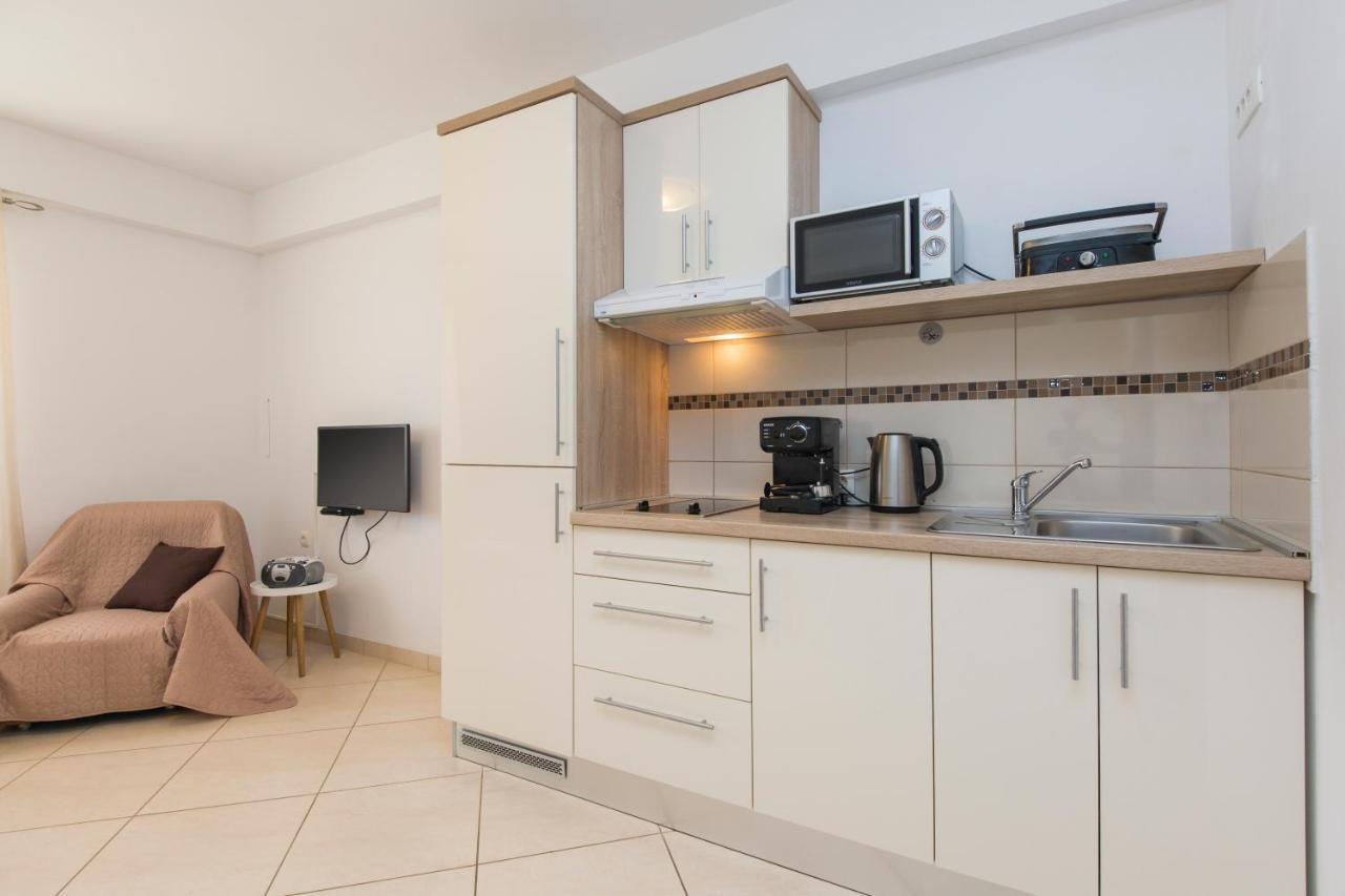 Apartmani Xenia & Desiderio บูเซต ภายนอก รูปภาพ