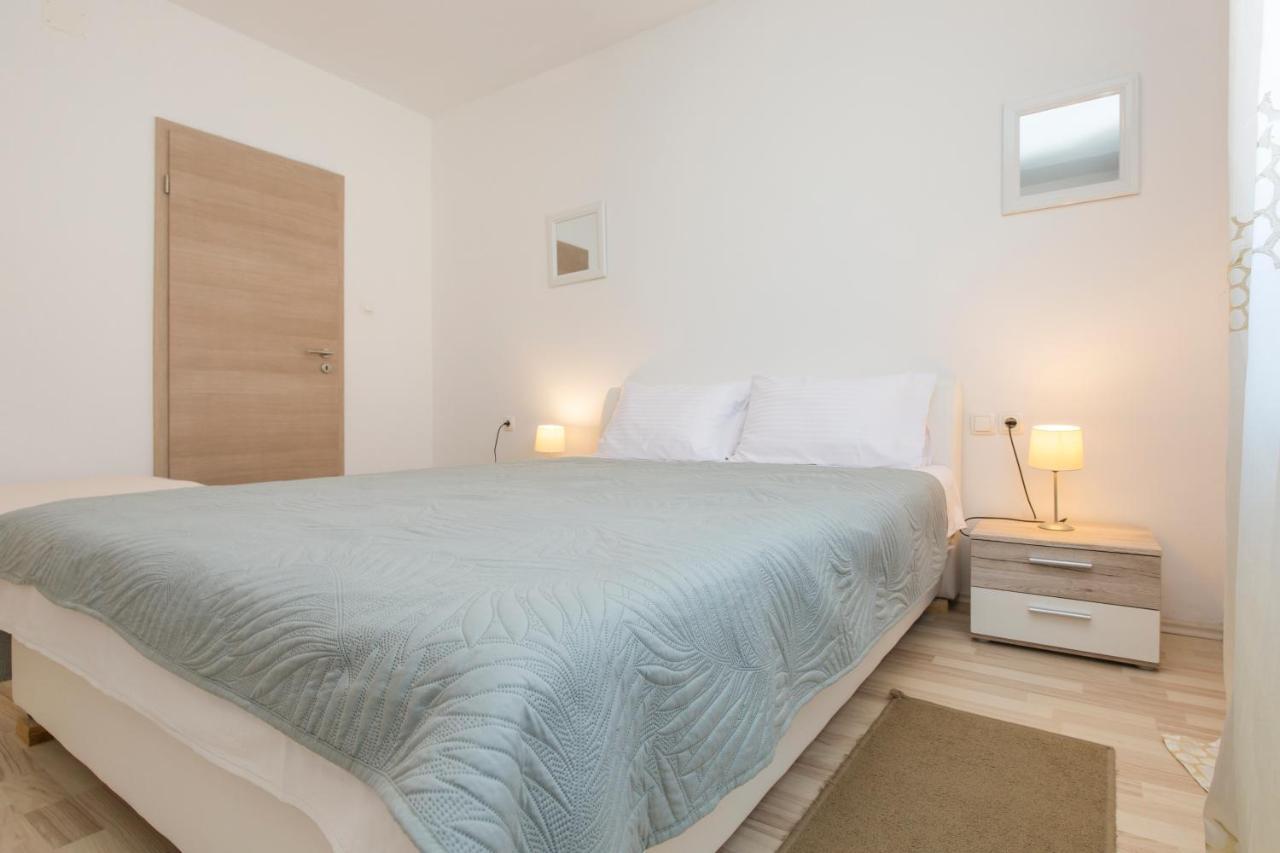 Apartmani Xenia & Desiderio บูเซต ภายนอก รูปภาพ