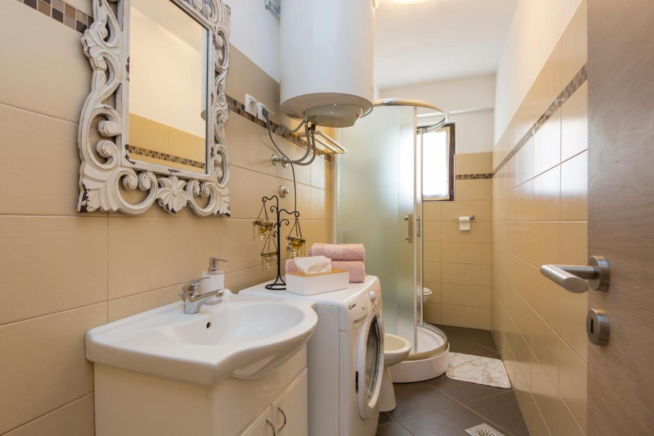 Apartmani Xenia & Desiderio บูเซต ภายนอก รูปภาพ