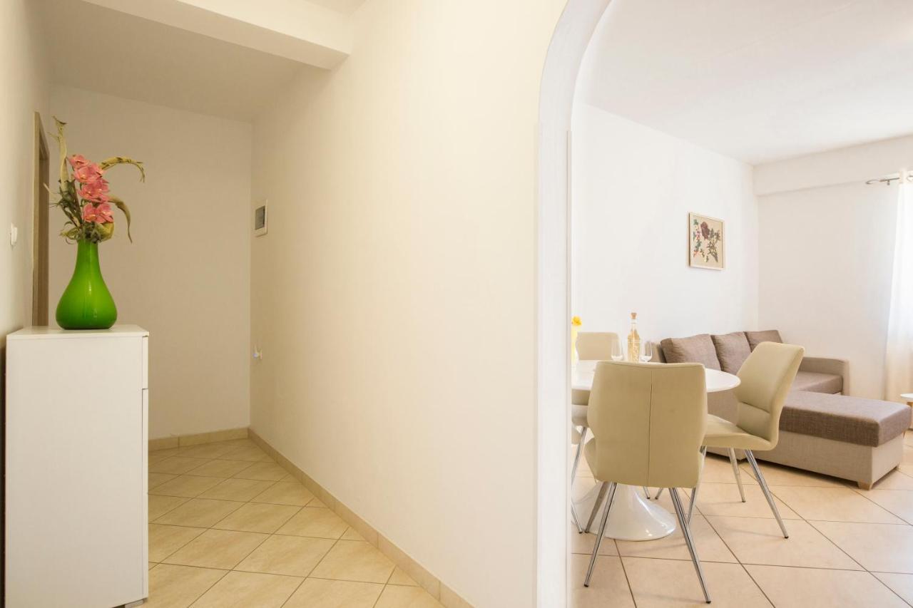 Apartmani Xenia & Desiderio บูเซต ภายนอก รูปภาพ