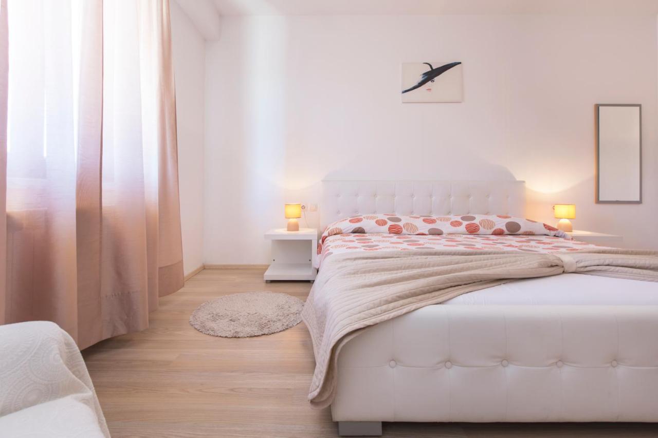 Apartmani Xenia & Desiderio บูเซต ภายนอก รูปภาพ